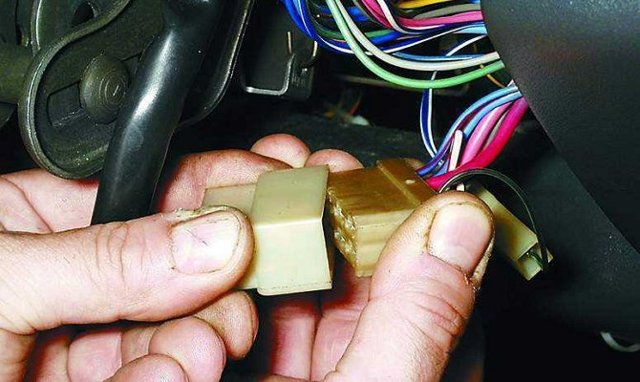 Замена контактной группы замка зажигания в 6 шагов