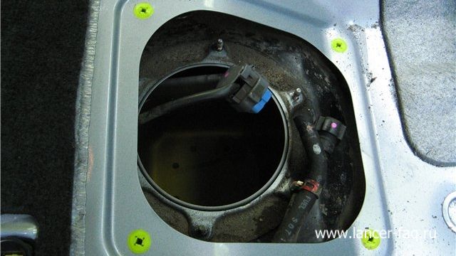 Замена топливного фильтра в автомобиле mitsubishi lancer x, 9 и 10