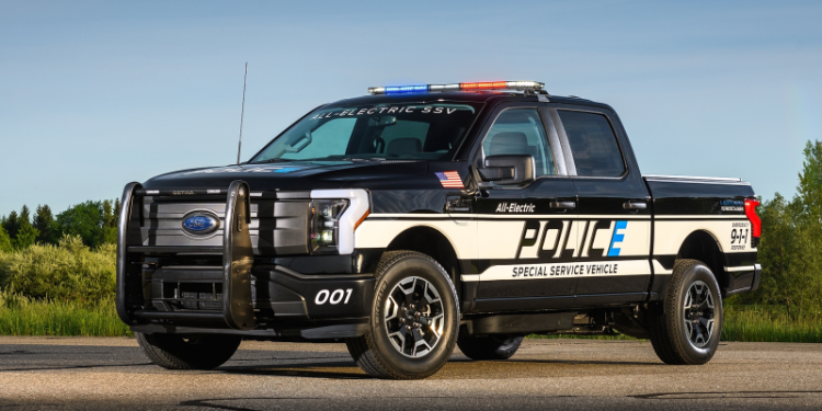 Электропикап Ford поступил на службу в полицию
