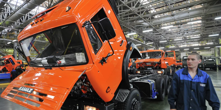 «КАМАЗ» вернет масочный режим