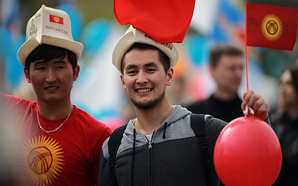 К сборке автомобилей Lada привлекут мигрантов