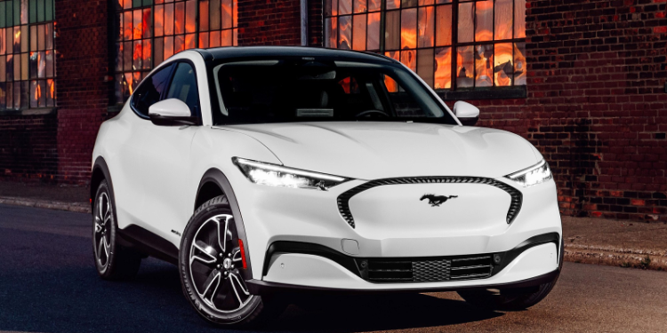 Ford Mustang Mach-E возвращается на рынок заметно подорожавшим