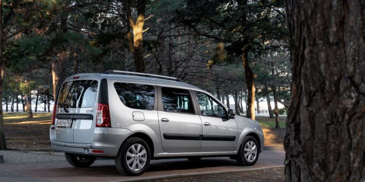 АвтоВАЗ резко повысит цены на Lada Largus