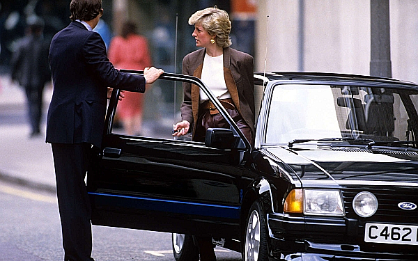 Автомобиль принцессы Дианы продали за 851 тысячу долларов