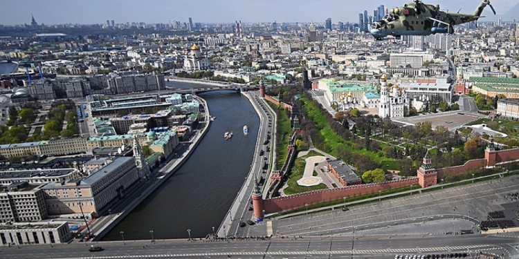 Во вторник на дорогах в центре Москвы повесят «кирпич»