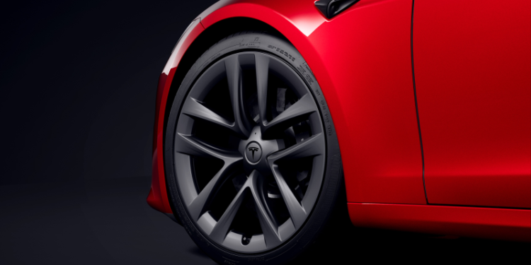 В Tesla возмущены, что их машины давят детей