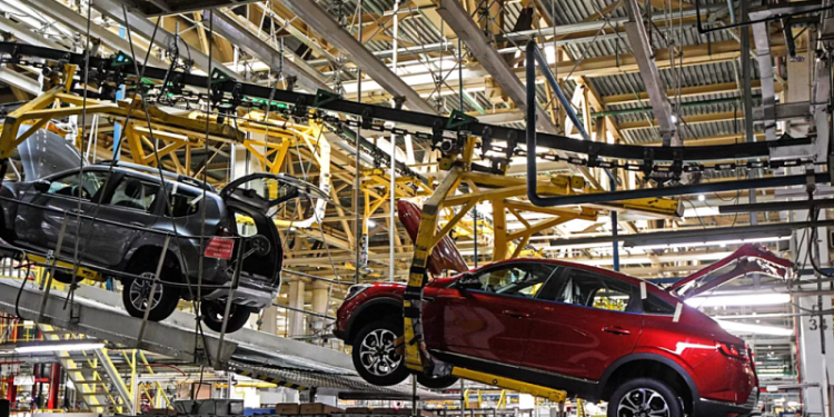 Названо последствие производства всех компонентов для машин в России