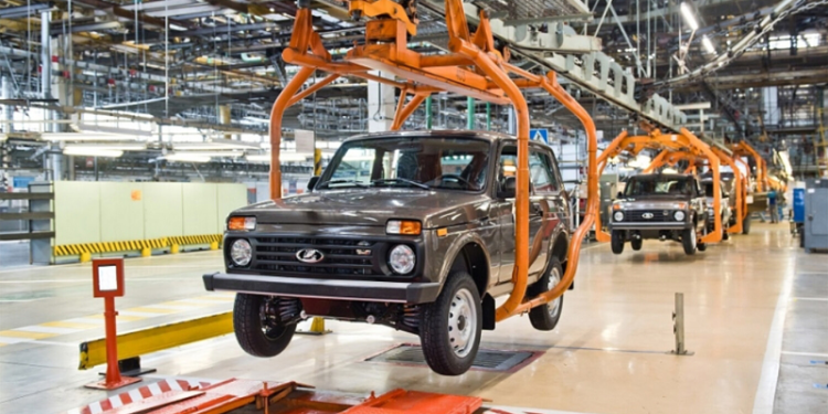 «АвтоВАЗ» поднял цену на Lada Niva