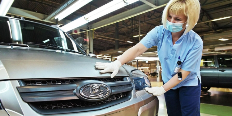 «АвтоВАЗ» решил нанять тысячи новых сотрудников