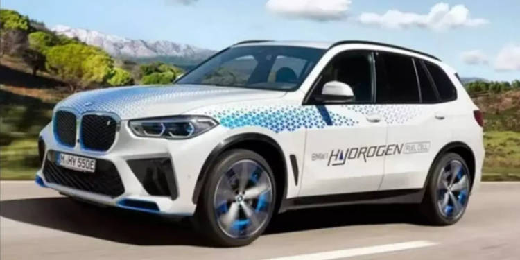 BMW начала производство водородных двигателей