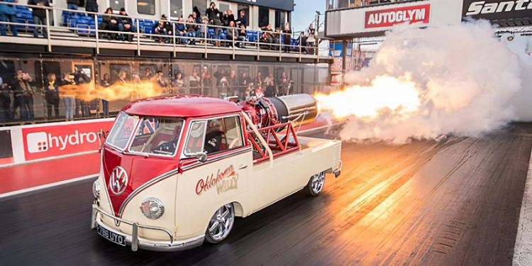 Пикап Volkswagen оснастили реактивным мотором от самолета