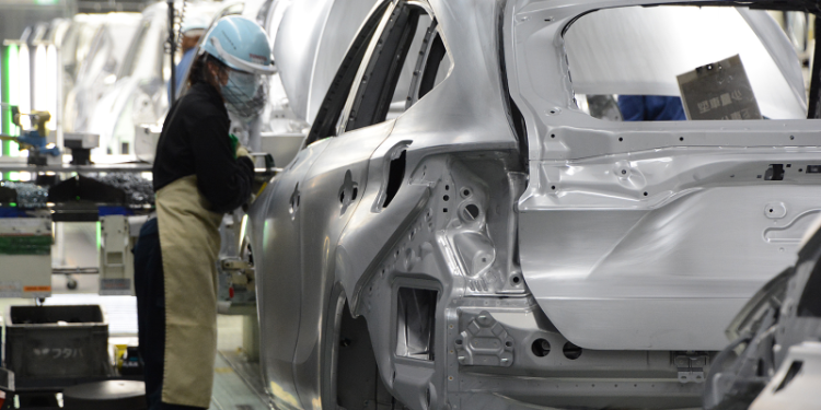 Toyota и Nissan закроют заводы из-за тайфуна, который добрался и до России