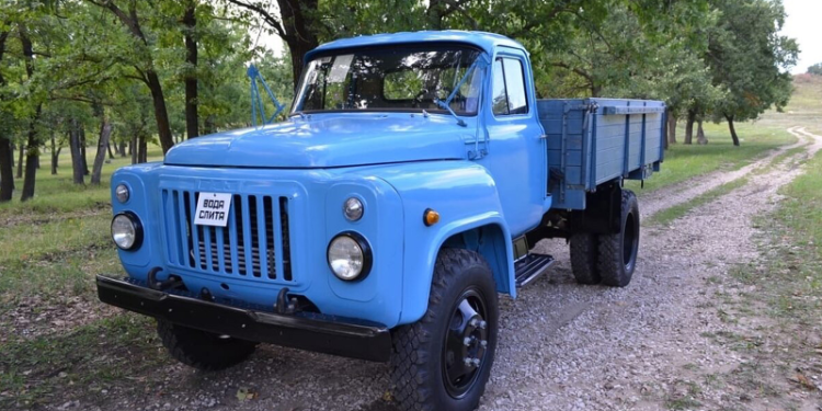 Найден новый ГАЗ-52, который на 36 лет забыли в гараже