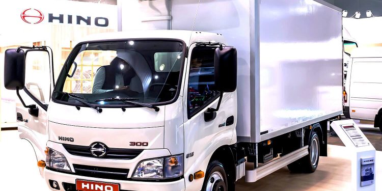 Грузовые автомобили Hino: обзор модельного ряда