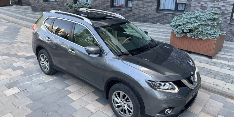 Семилетний Nissan X-Trail без пробега оценили в 2 миллиона рублей