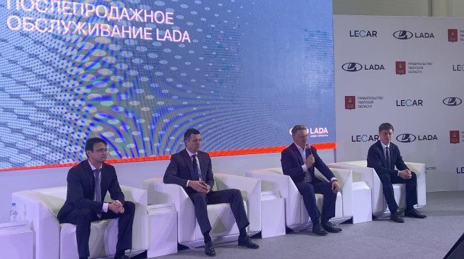 Дилерам Renault предложат перейти в дилерскую сеть LADA