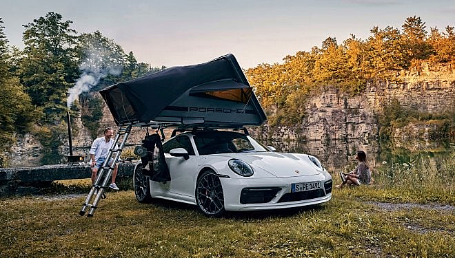 В суперкаре Porsche 911 появился двуспальный раскладной тент для крыши