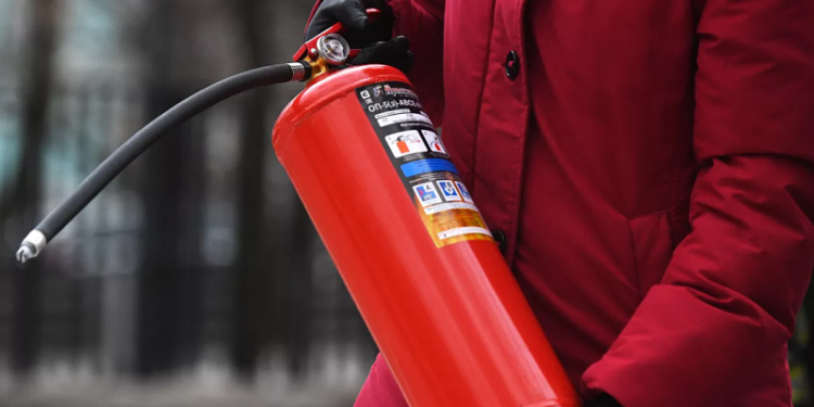 В России рухнуло производство огнетушителей