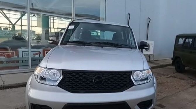 Показан УАЗ «Патриот» в упрощенной версии