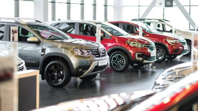 У российских дилеров осталось примерно 7 тысяч автомобилей Renault