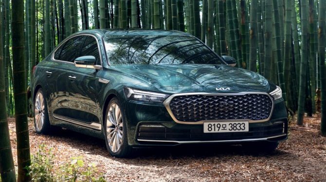 В России начались продажи полноприводного седана Kia K9