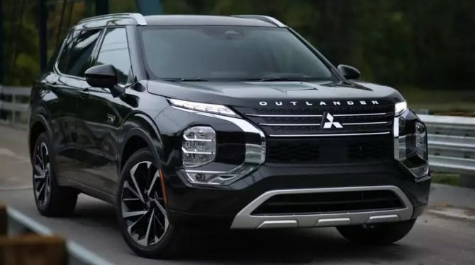Новый Mitsubishi Outlander появился у российских дилеров