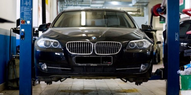 Ремонт и ТО автомобилей БМВ: как выбрать автосервис в Санкт-Петербурге?