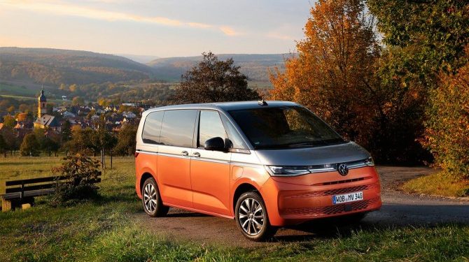 Новый Volkswagen Multivan T7 стал доступен у российских дилеров