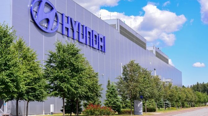 Петербургский завод Hyundai продлил простой еще на месяц
