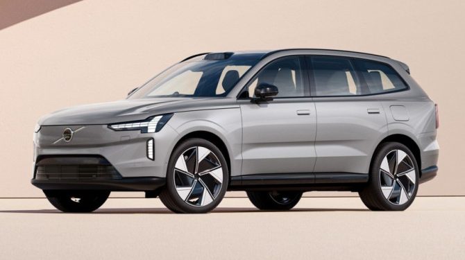 Volvo представила семиместный электрокроссовер EX90