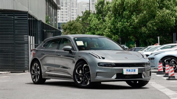 Китайский лифтбек Zeekr 001 появился на российском рынке