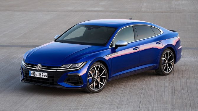 Дилеры привезли в Россию лифтбек Volkswagen Arteon R