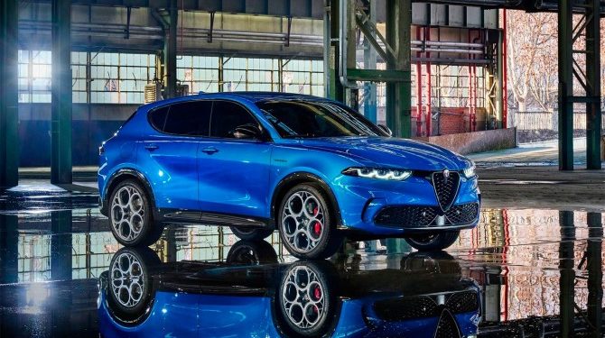 Кроссовер Alfa Romeo Tonale появился в России за 5,6 млн рублей