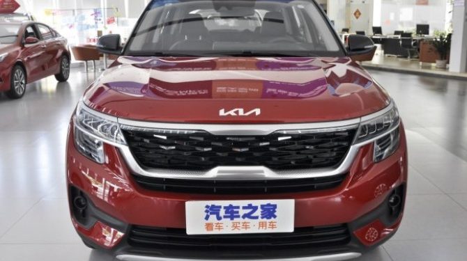 Кроссовер Kia KX3 доступен в России за 2,7 млн рублей