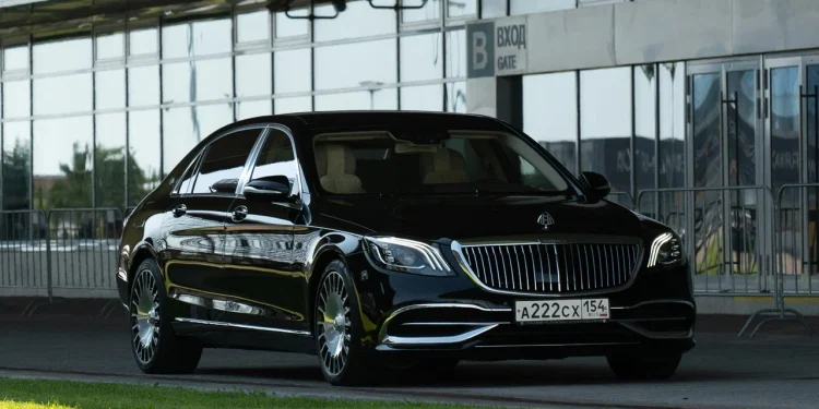 Аренда автомобиля Мерседес с водителем в Сочи: где заказать?