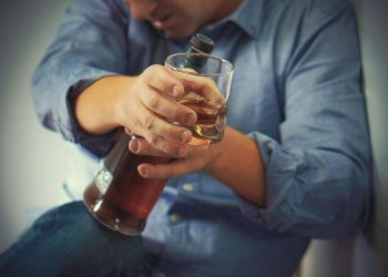 Вывод из запоя в Екатеринбурге: где искать помощи?