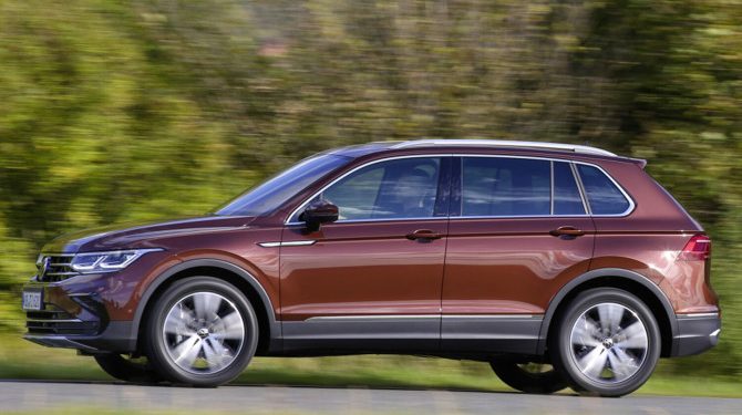 Дилеры привезли в Россию новые кроссоверы Volkswagen Tiguan