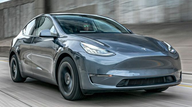Электрокроссовер Tesla Model Y в феврале 2023 года стал бестселлером в Европе