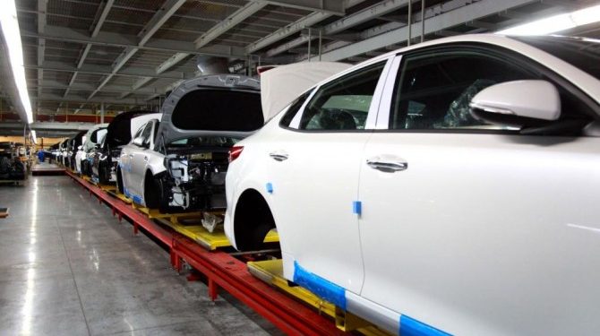 Производство автомобильной техники в России снизилось на 61%