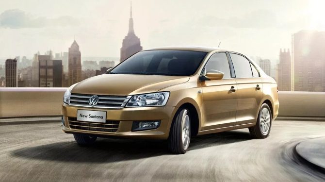 Седан Volkswagen Santana появился в России за 2,45 млн рублей