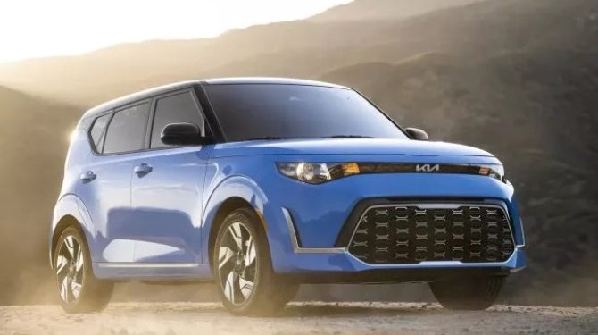 В России появился обновленный кроссовер Kia Soul за 2,3 млн рублей