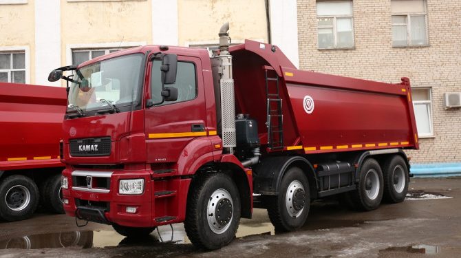 Продажи новых грузовиков в марте 2023 года увеличились в 1,5 раза