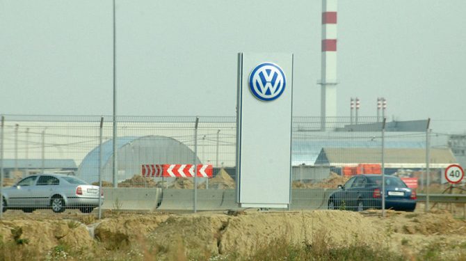 Суд снял арест с завода Volkswagen в Калуге