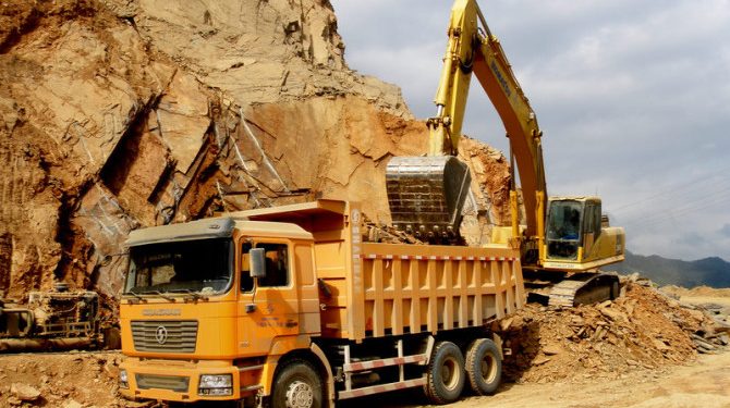 Доля продаж самосвалов в России приближается к 40%