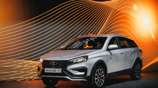 Обновленная LADA Vesta получит битопливную версию в 2024 году