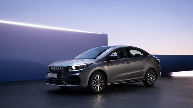 Седан OMODA S5 поступил в продажу в России