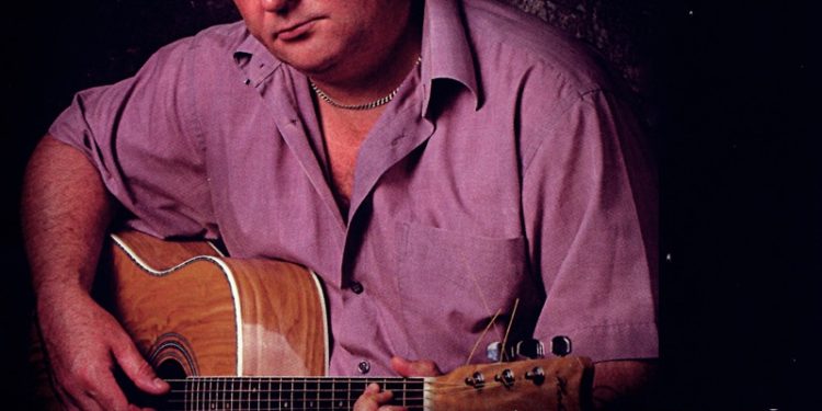 Разбираем песню «Одинокий мужичок за 50» Дмитрия Василевского и узнаем, где скачать ее на портале krolik.biz