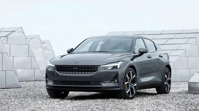 Дилеры привезли электрический лифтбек Polestar 2 за 4,29 млн рублей