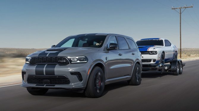 В России начались продажи кроссовера Dodge Durango по цене от 7 млн рублей