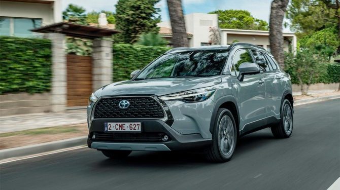 В России появился кроссовер Toyota Corolla Cross за 2,85 млн рублей
